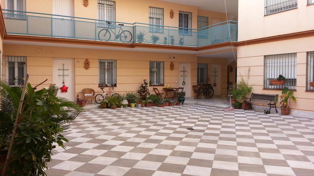 Duplex Donkey Parking Apartment Seville Exterior photo
